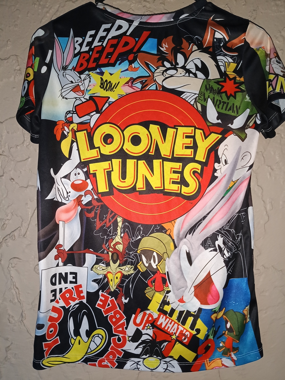 Warner Bros. Looney Tunes Black Multi-Color Graphic Tee